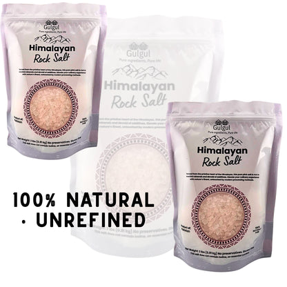 White Himalayan salt coarse with pickling jars and fresh vegetables